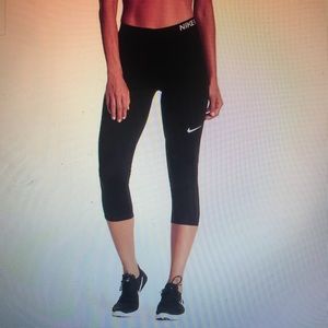 NIKE PRO LEGGINGS